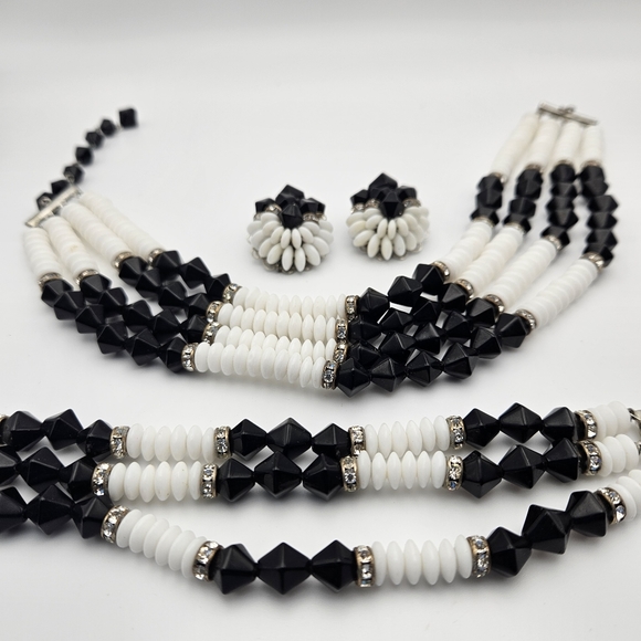 Vintage Milk And Black Glass Multi Strand Choker Necklace, Bracelet, Earring Set - Picture 3 of 3